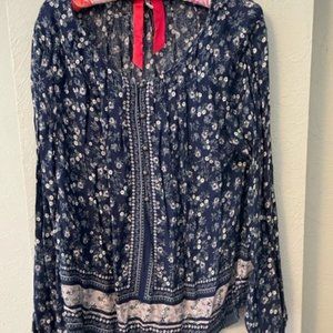 Long-sleeved Lucky top in navy with white floral pattern